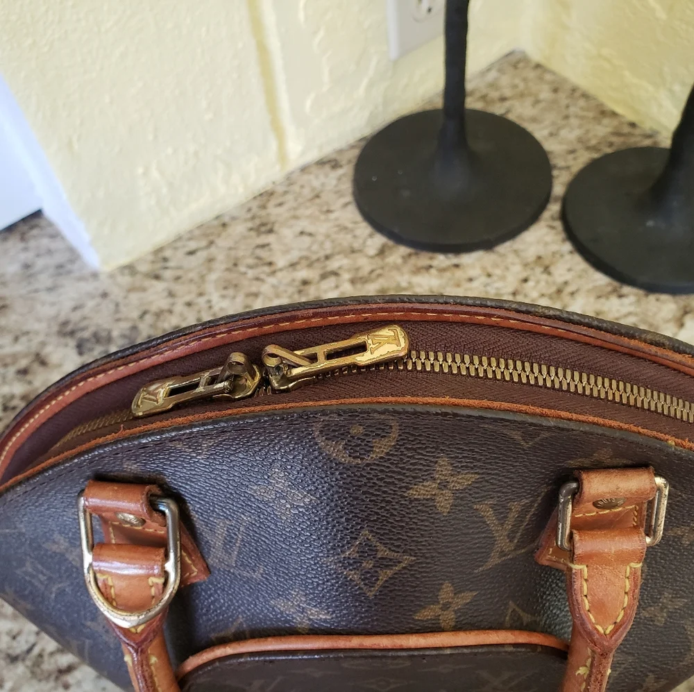 Louis Vuitton Monogram Ellipse PM - Picture 7 of 9